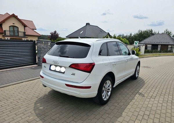 Audi Q5 cena 89900 przebieg: 159900, rok produkcji 2015 z Pakość małe 407